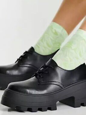 ASOS DESIGN Wide Fit Midnight chunky lace up flat shoes in black - Size 10